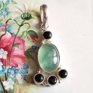 Pretty pendant boho green and black pendant silver tone pastel